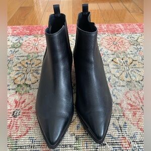 NWOB Marc Fisher LTD Yale bootie